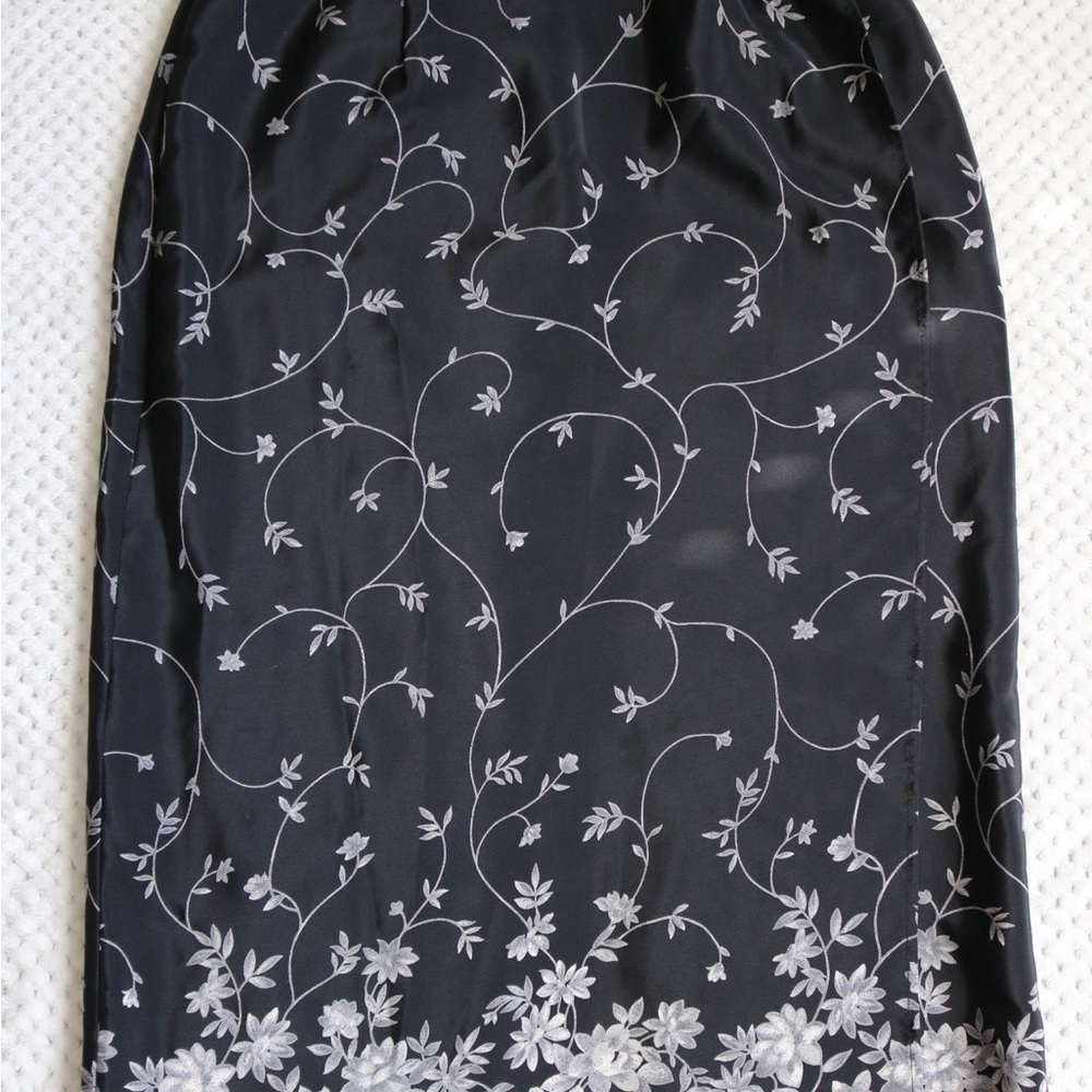 Jan Leslie Black and White Floral Pencil Skirt